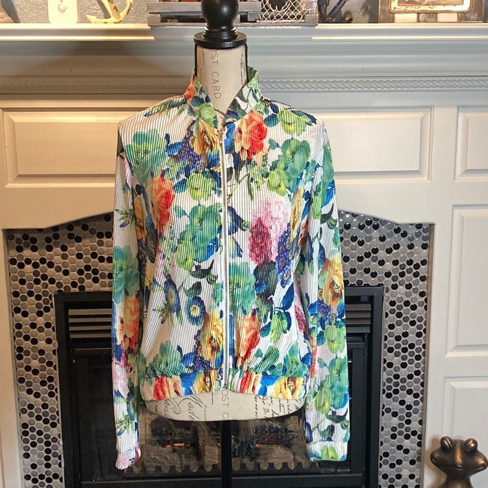 Soho Apparel‎ LTD lightweight floral jacket, size medium